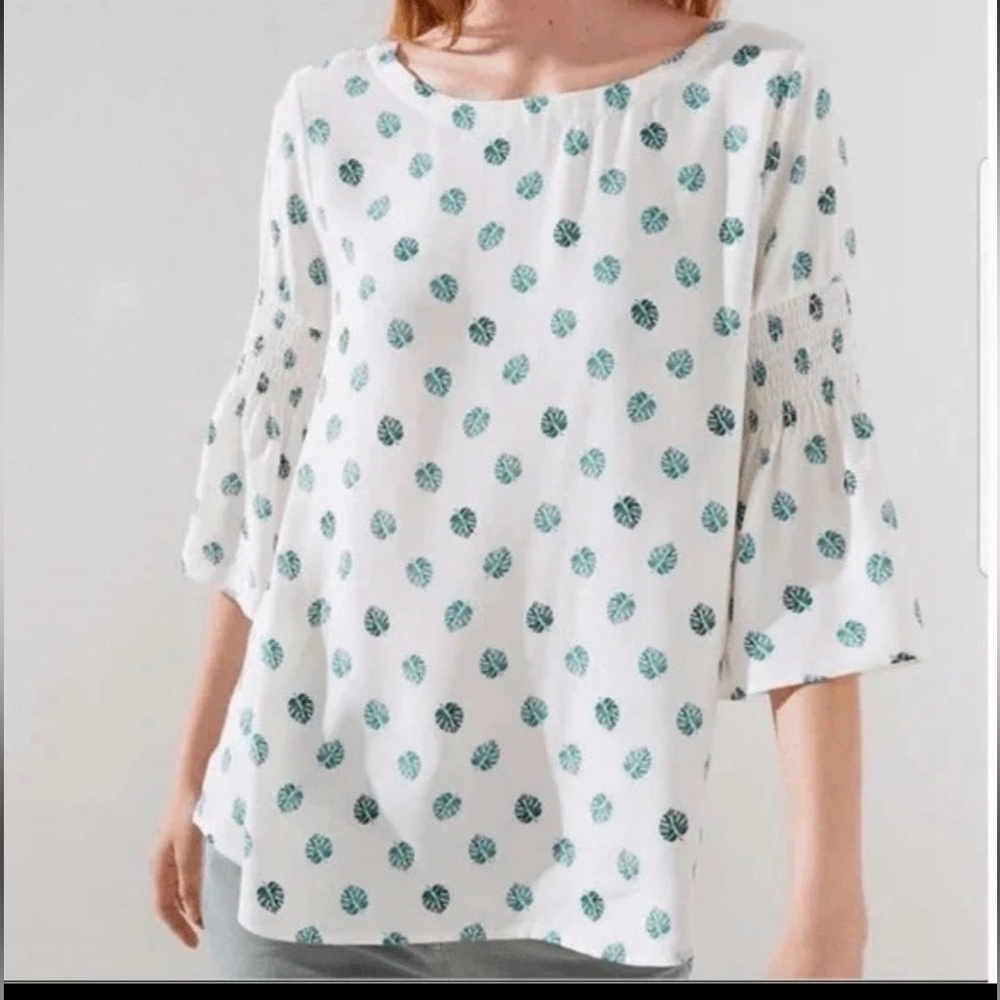 LOFT Women's White and Green Leaf Print Top